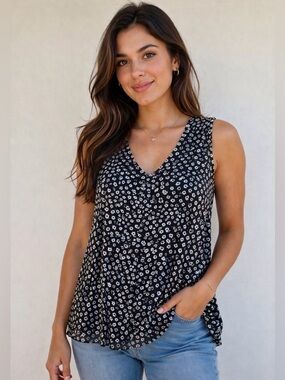 Reitmans Floral , Sleeveless Top / Blouse / Double Layers New Without Tag Size M